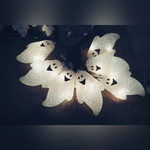 Vintage ghost twinkle lights ✨️ - Picture 2 of 3